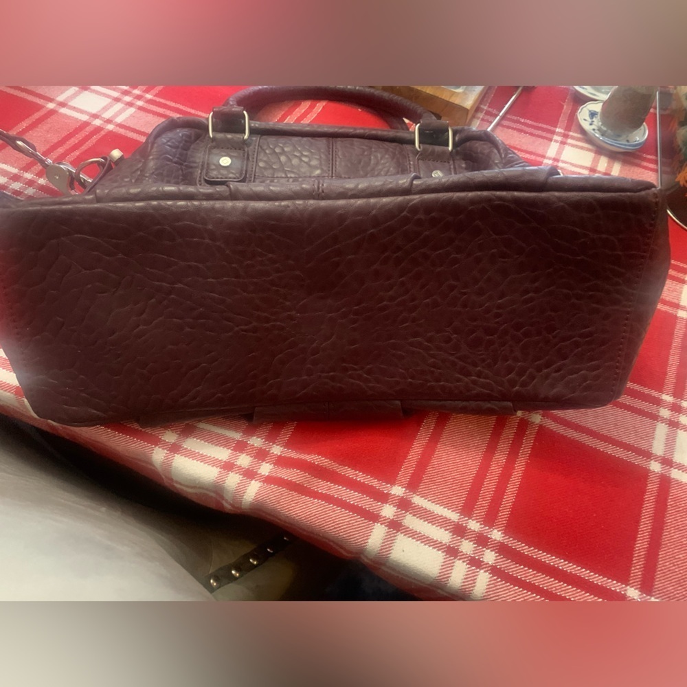 Vintage Leather Tote in Rich Purple - Picture 2 of 13